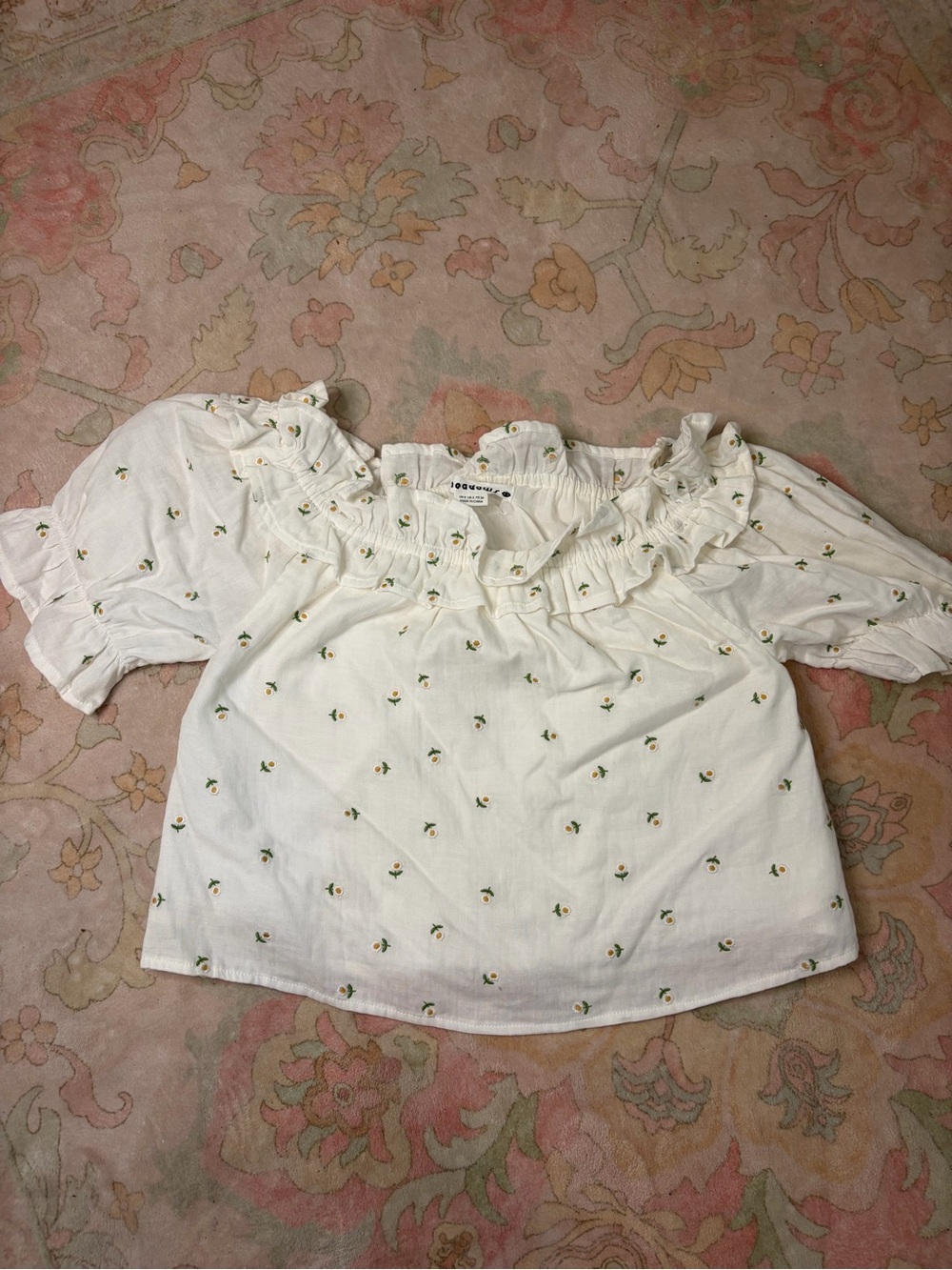 Size US 2 Meadows off- or on-shoulder top